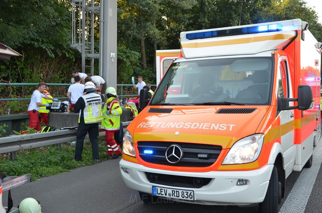 Einsatz BF Koeln Klimaanlage Reisebus defekt A 3 Rich Koeln hoehe Leverkusen P023.JPG